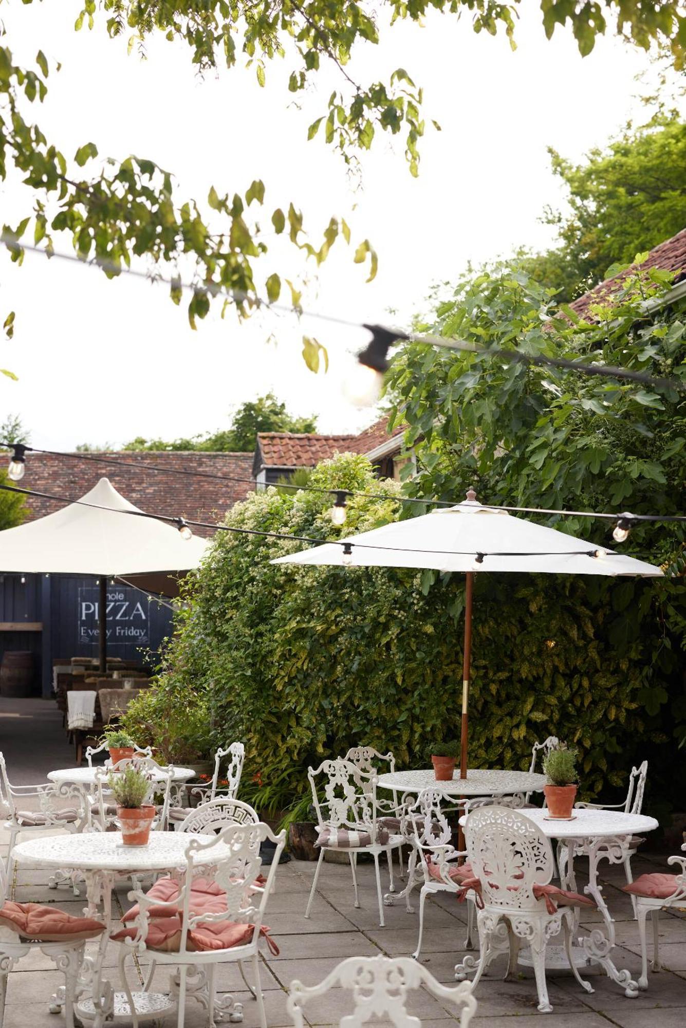 The Grosvenor Arms Hotel Hindon ภายนอก รูปภาพ