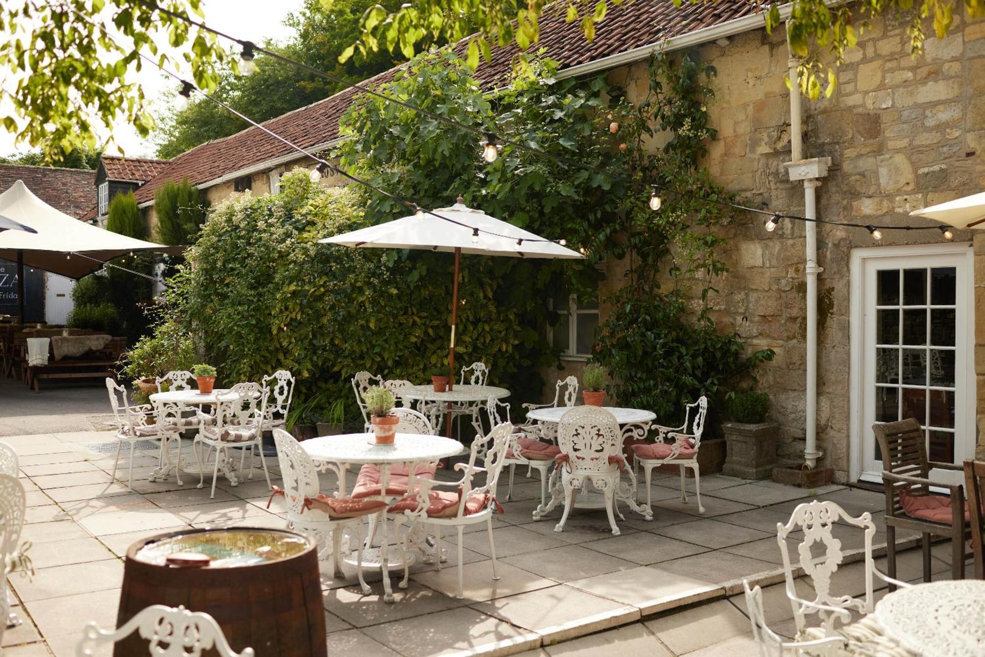 The Grosvenor Arms Hotel Hindon ภายนอก รูปภาพ