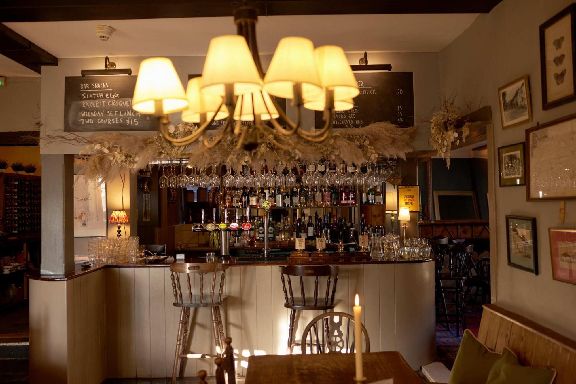 The Grosvenor Arms Hotel Hindon ภายนอก รูปภาพ